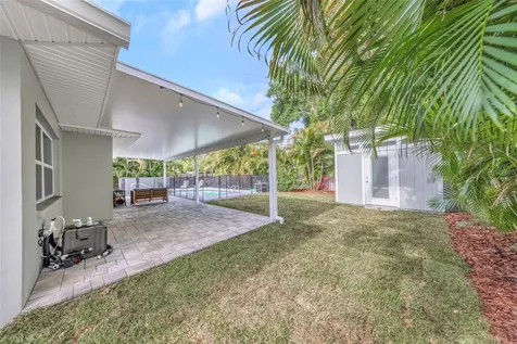 1098 Phyllis Avenue Largo FL 33771