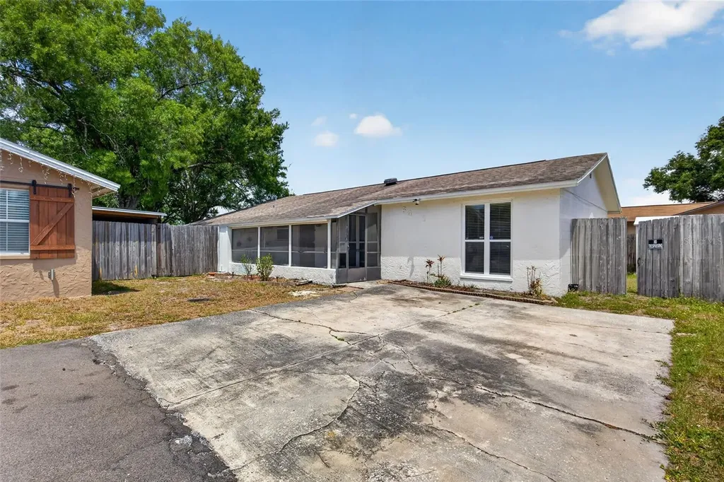 6401 Regatta Court Tampa FL 33634