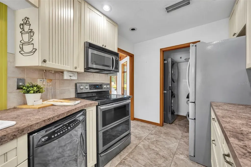 495 1st Street Geneva FL 32732