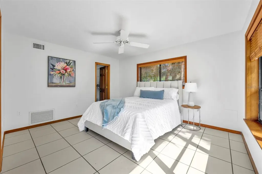 495 1st Street Geneva FL 32732