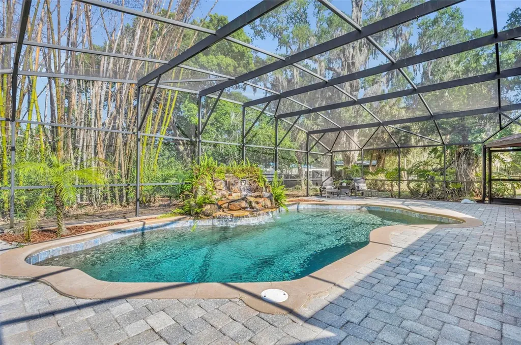 495 1st Street Geneva FL 32732