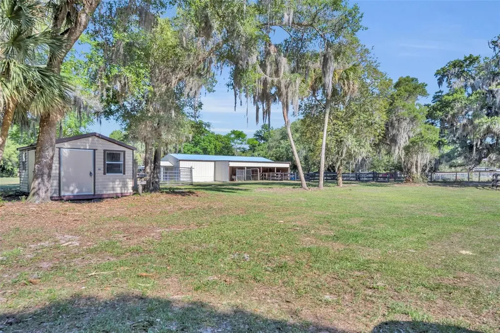 495 1st Street Geneva FL 32732