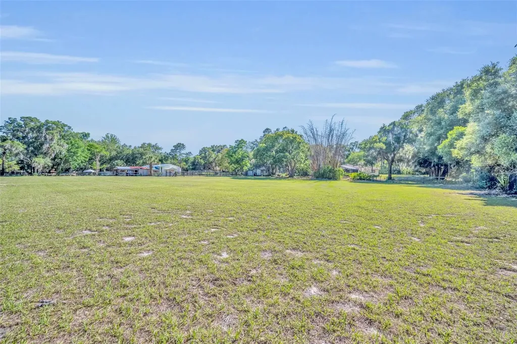 495 1st Street Geneva FL 32732