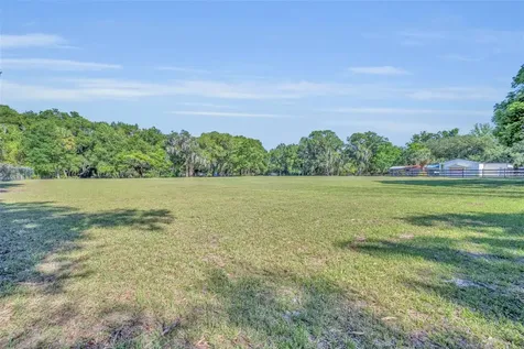 495 1st Street Geneva FL 32732
