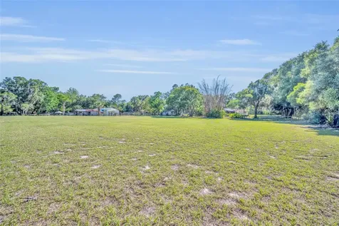 495 1st Street Geneva FL 32732
