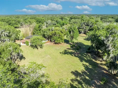 495 1st Street Geneva FL 32732