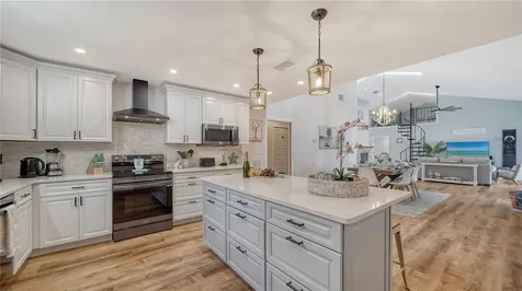 3912 99th Street W Bradenton FL 34210