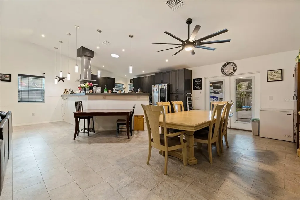 649 16th Street NW Largo FL 33770