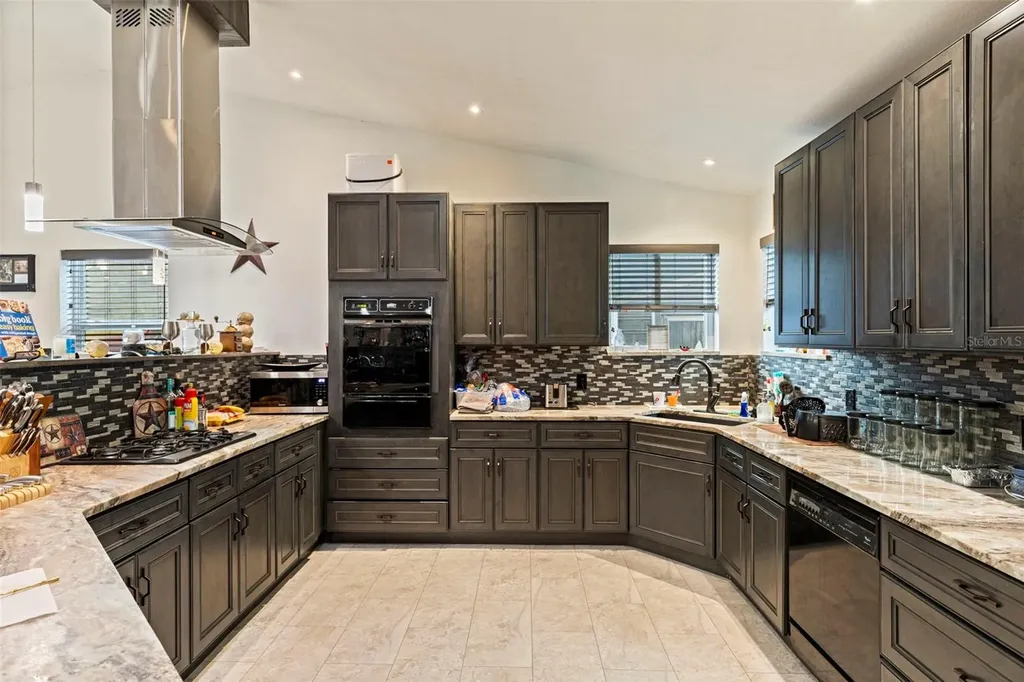 649 16th Street NW Largo FL 33770