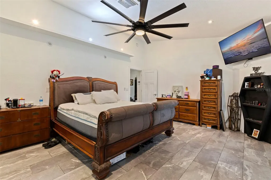 649 16th Street NW Largo FL 33770