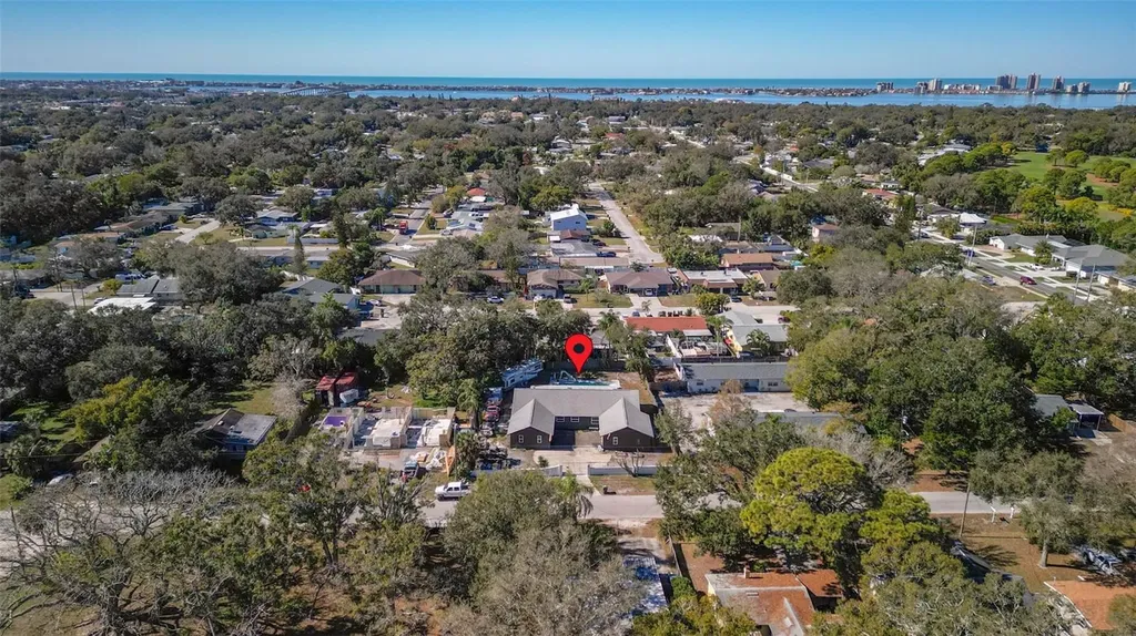 649 16th Street NW Largo FL 33770