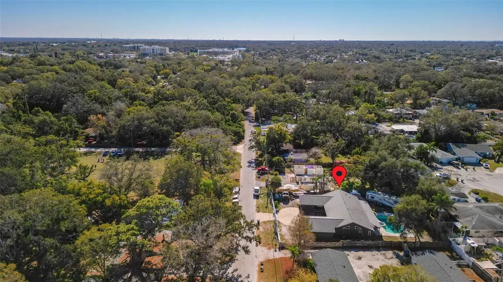 649 16th Street NW Largo FL 33770