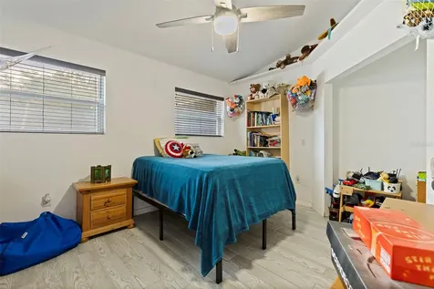649 16th Street NW Largo FL 33770