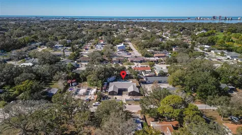 649 16th Street NW Largo FL 33770