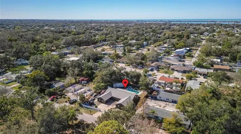 649 16th Street NW Largo FL 33770