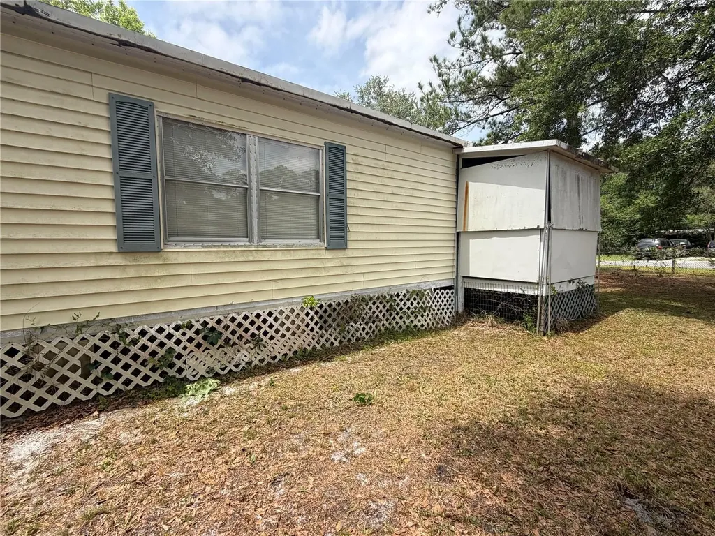 24138 Panther Road Astor FL 32102