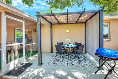 2757 Feiffer Circle Sarasota FL 34235