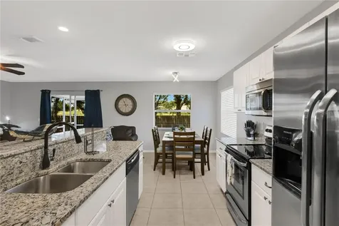 2757 Feiffer Circle Sarasota FL 34235