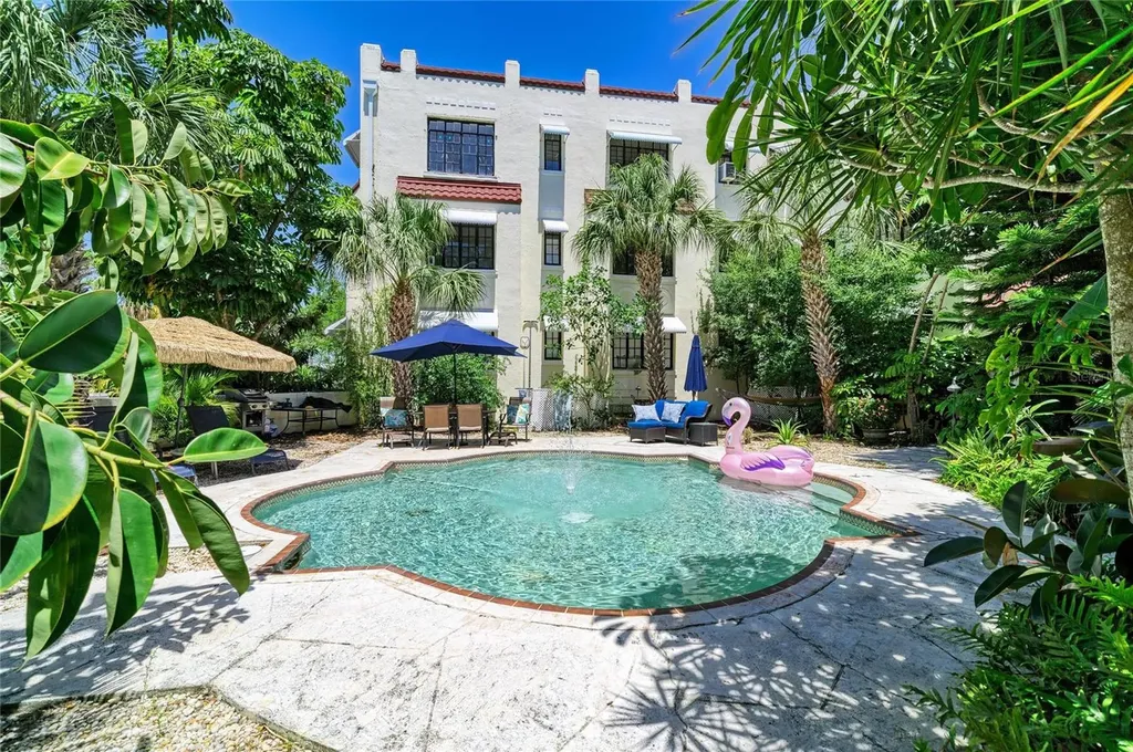 210 N 17th Street W Bradenton FL 34205