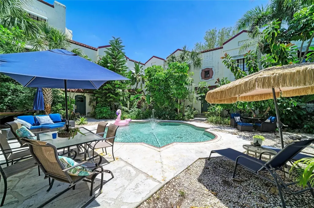210 N 17th Street W Bradenton FL 34205