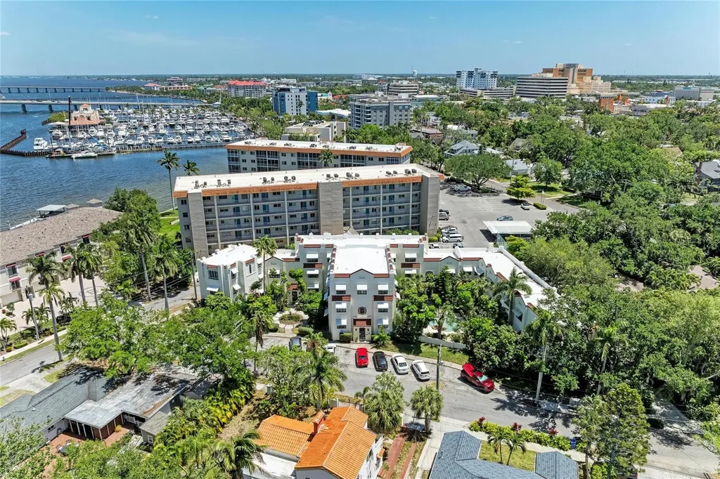 210 N 17th Street W Bradenton FL 34205