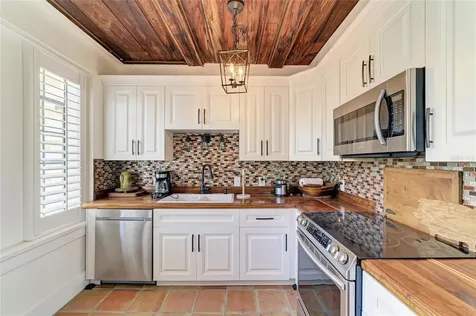 210 N 17th Street W Bradenton FL 34205