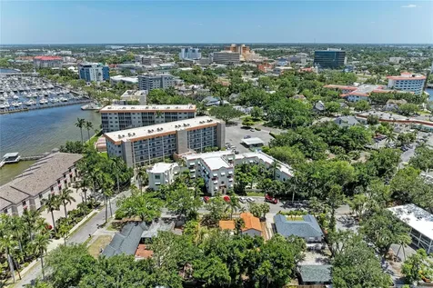 210 N 17th Street W Bradenton FL 34205