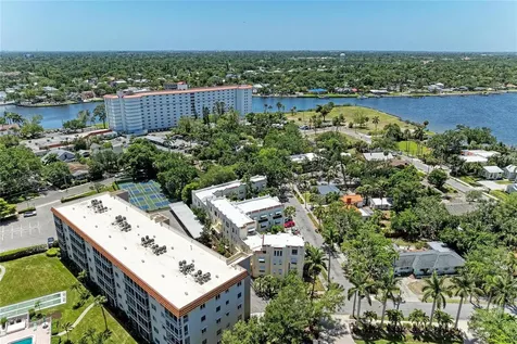 210 N 17th Street W Bradenton FL 34205