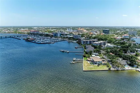210 N 17th Street W Bradenton FL 34205