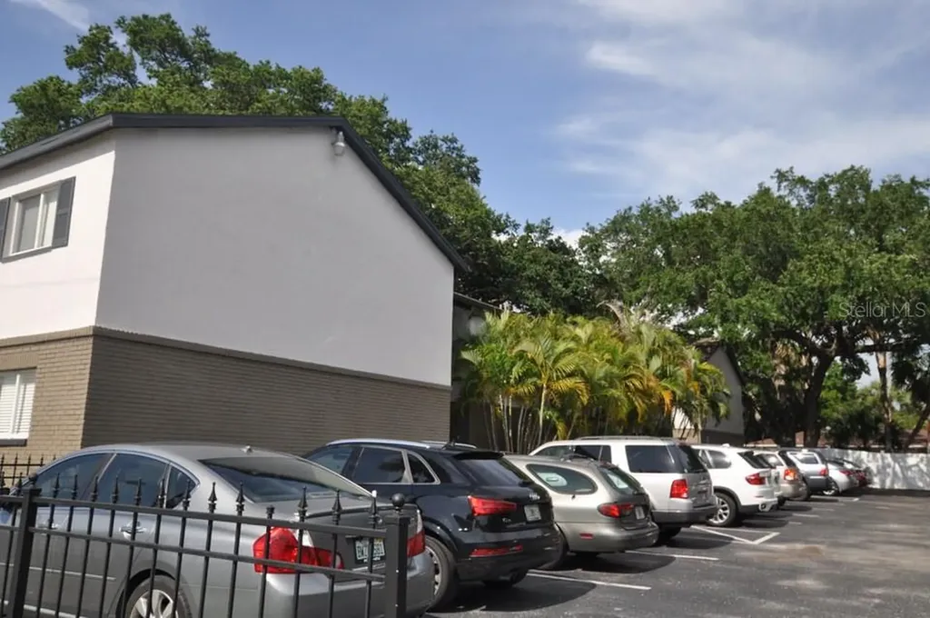 3914 W Neptune Street Tampa FL 33629