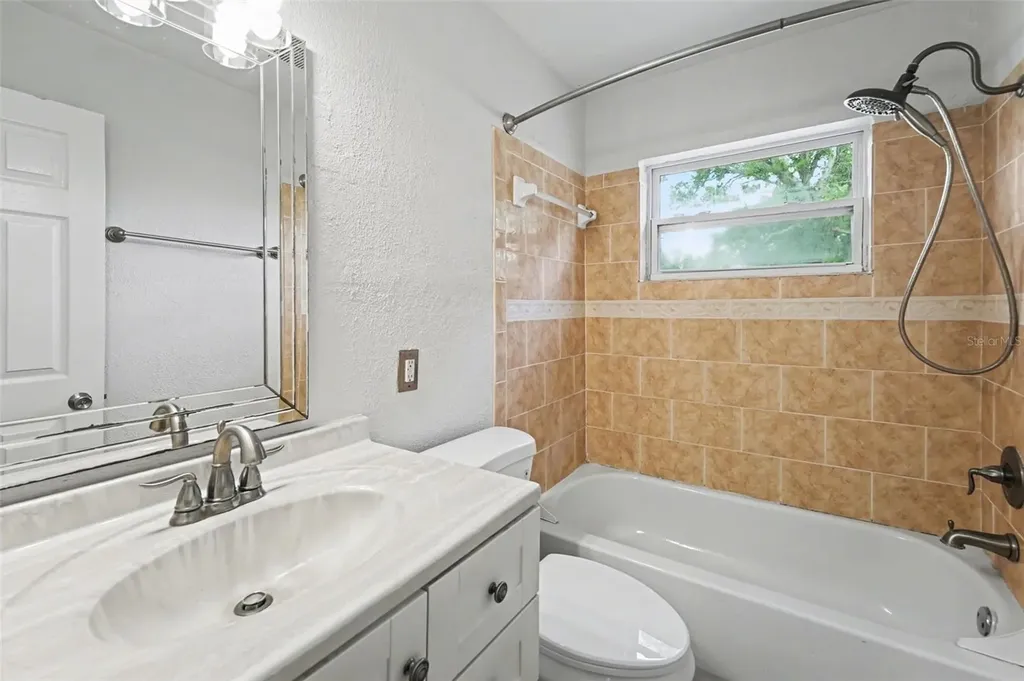 5529 57th Avenue N St Petersburg FL 33709