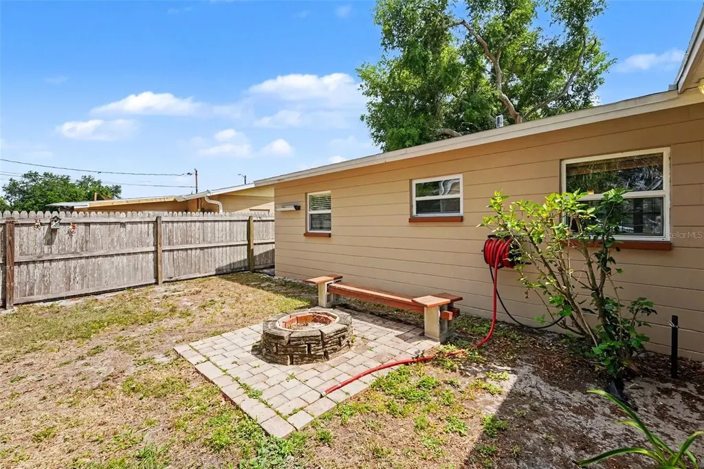5529 57th Avenue N St Petersburg FL 33709