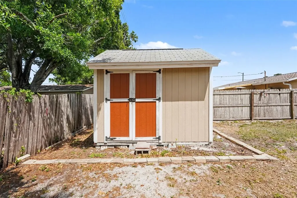 5529 57th Avenue N St Petersburg FL 33709