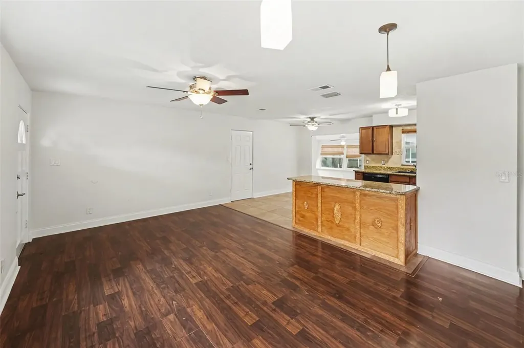 5529 57th Avenue N St Petersburg FL 33709