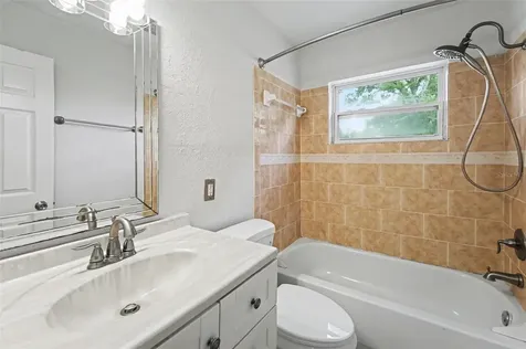 5529 57th Avenue N St Petersburg FL 33709