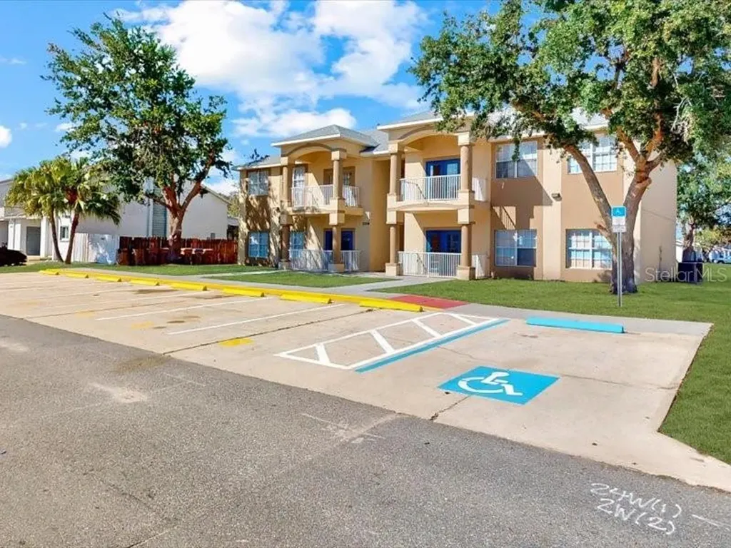 206 Majors Lane Kissimmee FL 34743