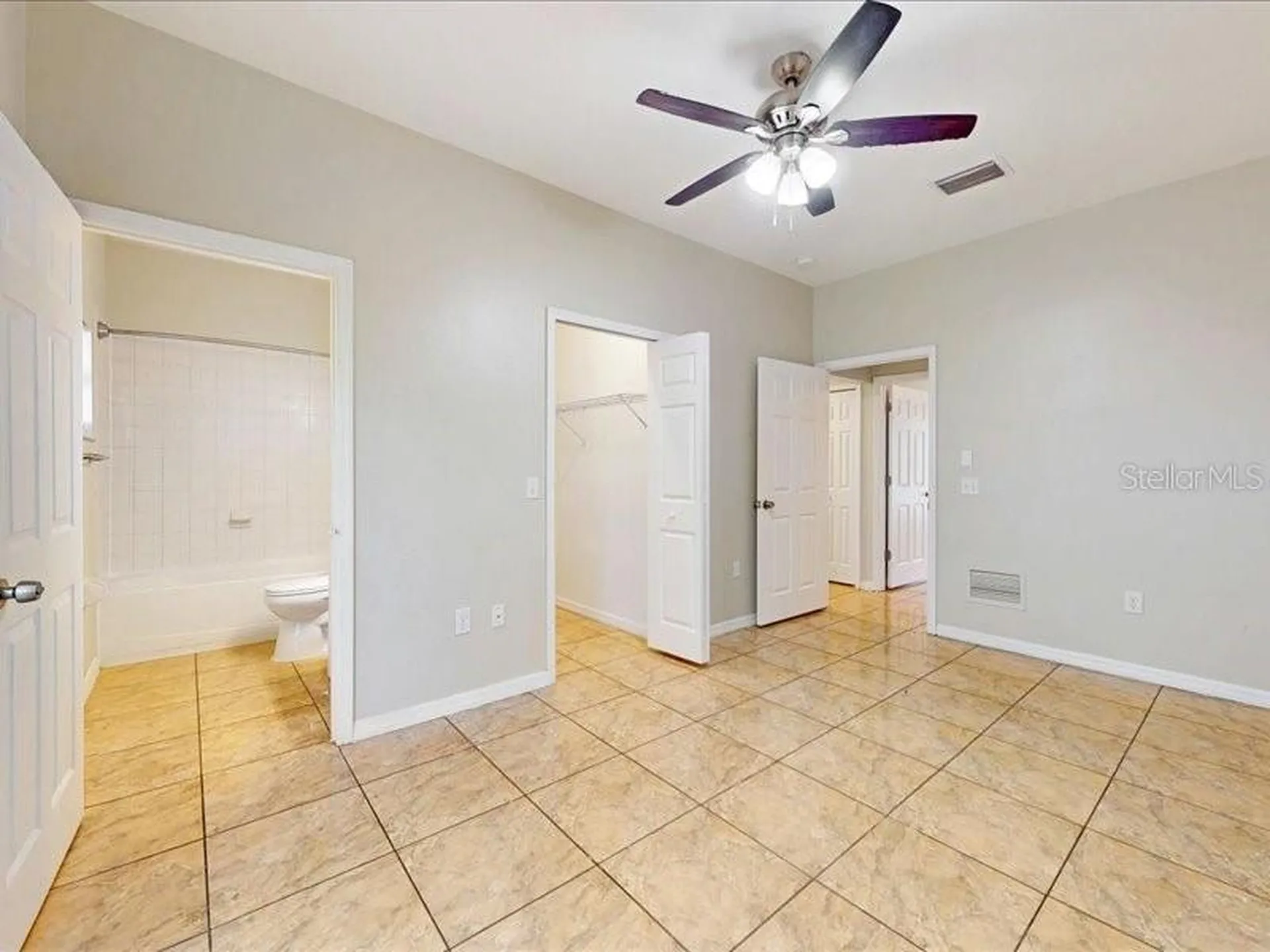 206 Majors Lane Kissimmee FL 34743