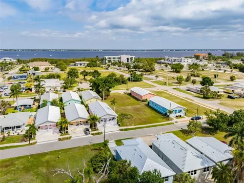 627 Fitzhugh Avenue Punta Gorda FL 33950