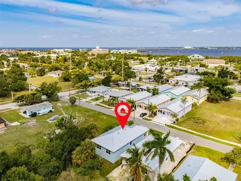 627 Fitzhugh Avenue Punta Gorda FL 33950