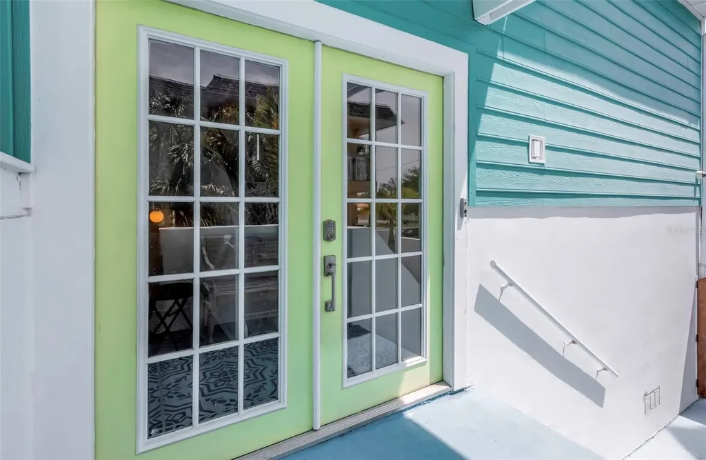 2921 Dupont Street S Gulfport FL 33707