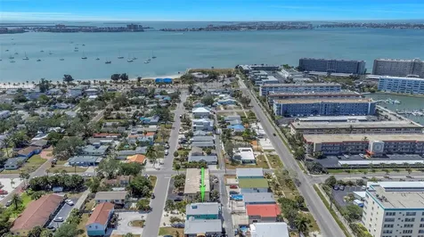 2921 Dupont Street S Gulfport FL 33707