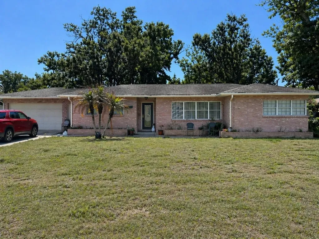 1507 Meadowridge Drive Valrico FL 33596