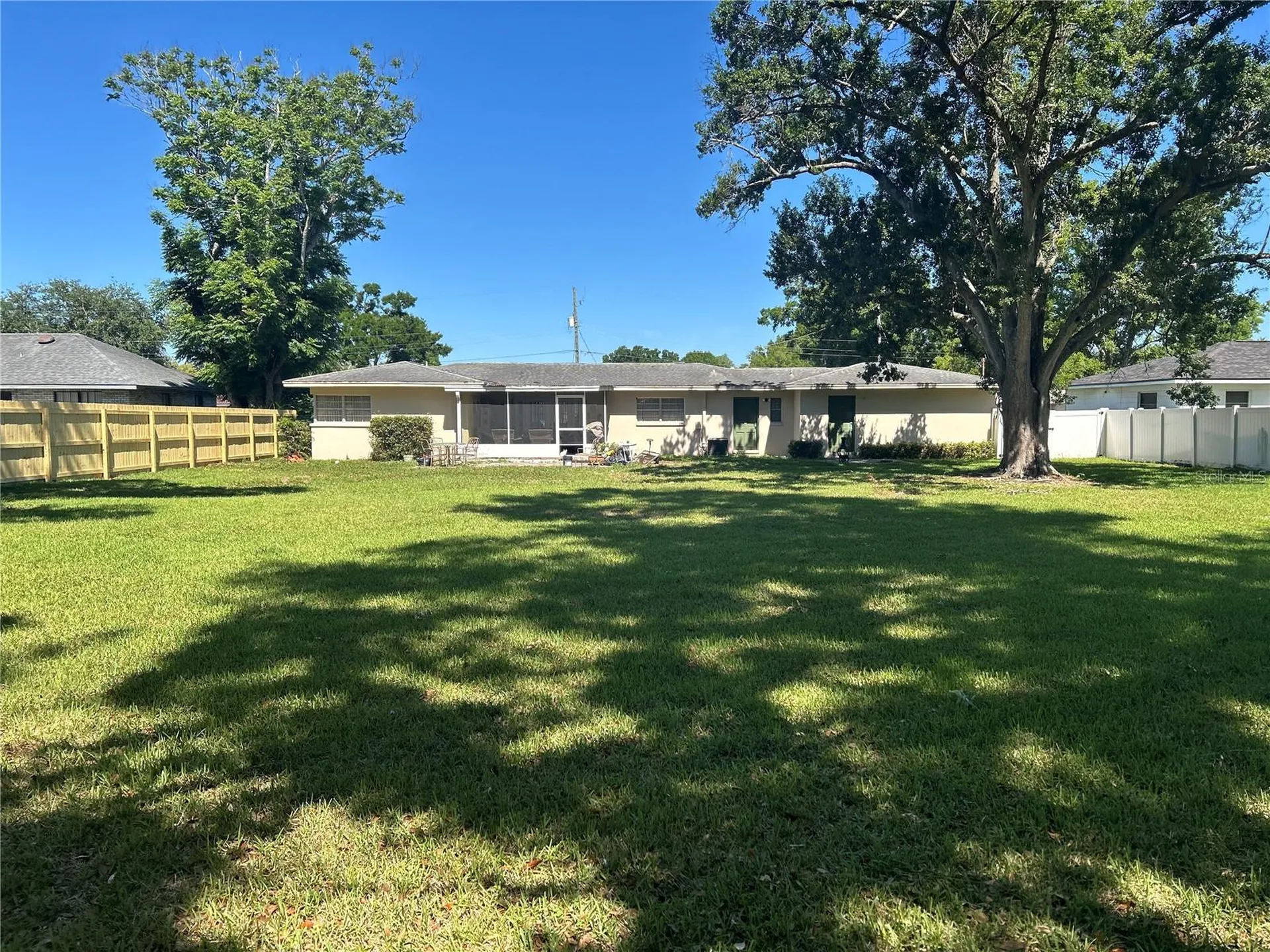1507 Meadowridge Drive Valrico FL 33596