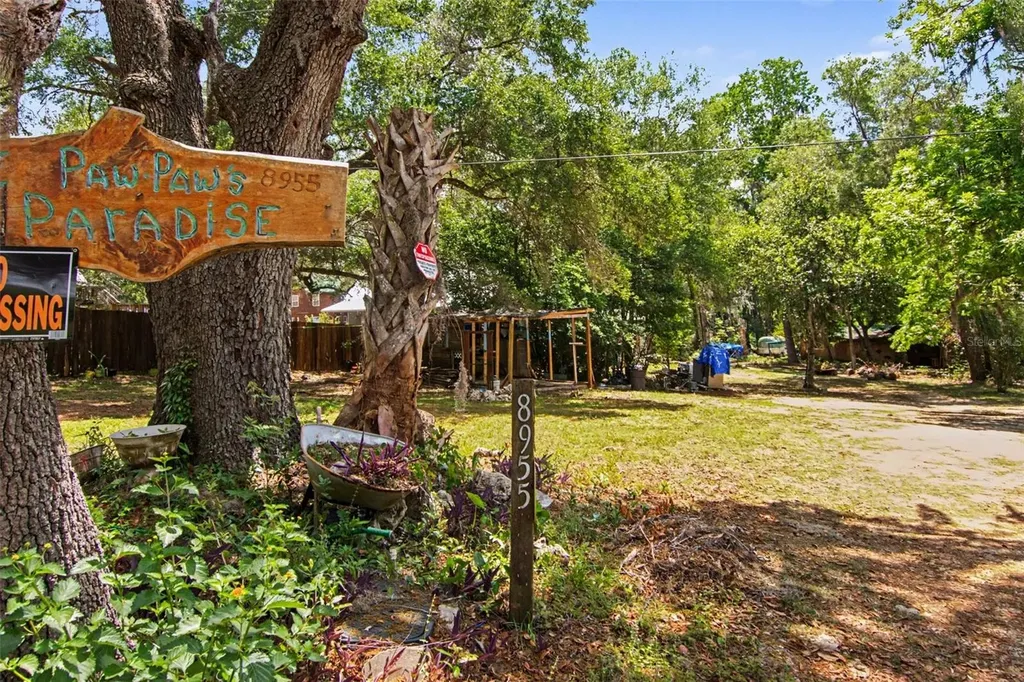 8955 S Lakeshore Drive Floral City FL 34436