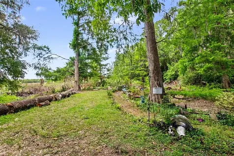 8955 S Lakeshore Drive Floral City FL 34436