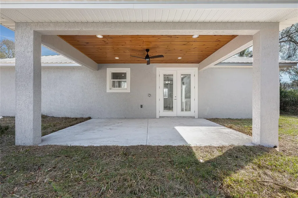 210 Paradise Drive Deland FL 32720