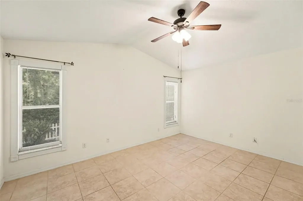 447 Dixie Highway Tarpon Springs FL 34689