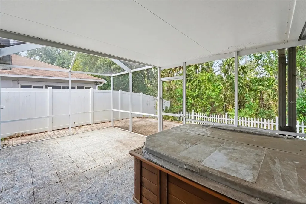 447 Dixie Highway Tarpon Springs FL 34689