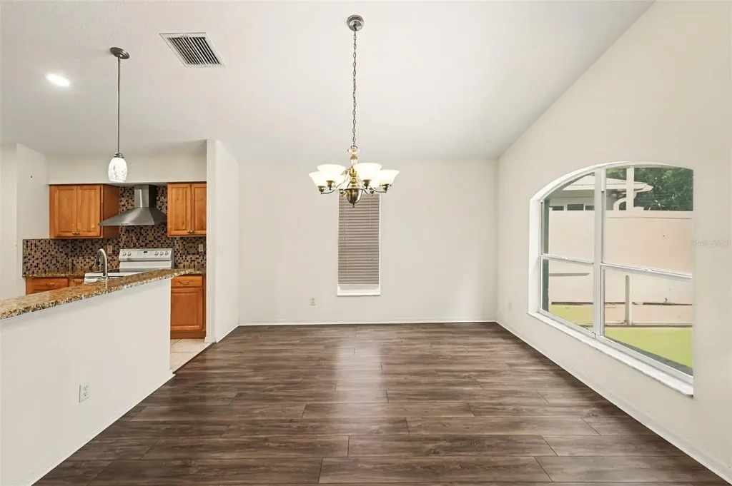 447 Dixie Highway Tarpon Springs FL 34689