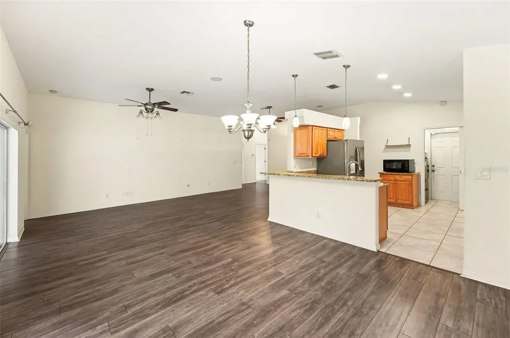 447 Dixie Highway Tarpon Springs FL 34689